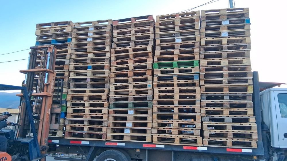 Despacho de pallets reacondicionados con montacargas